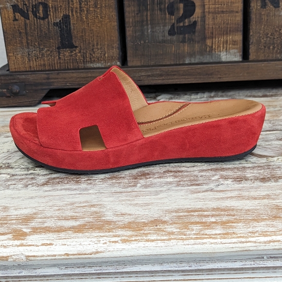 L'Amour Des Pieds, Catiana Suede Slip-on Sandals Size. 6M Women's - Picture 6 of 12